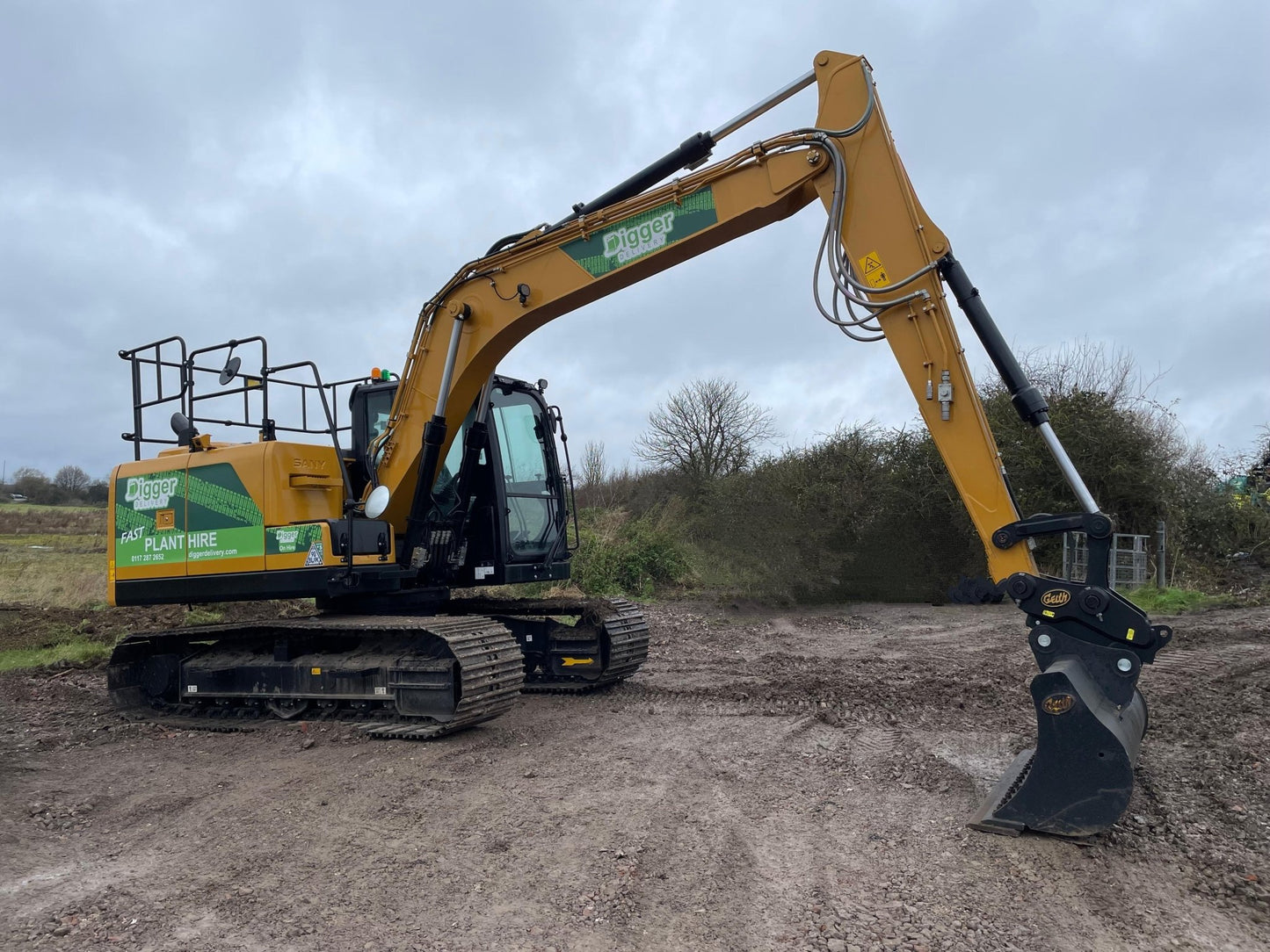 Sany SY135C (13T) - Digger DeliveryDigger Delivery