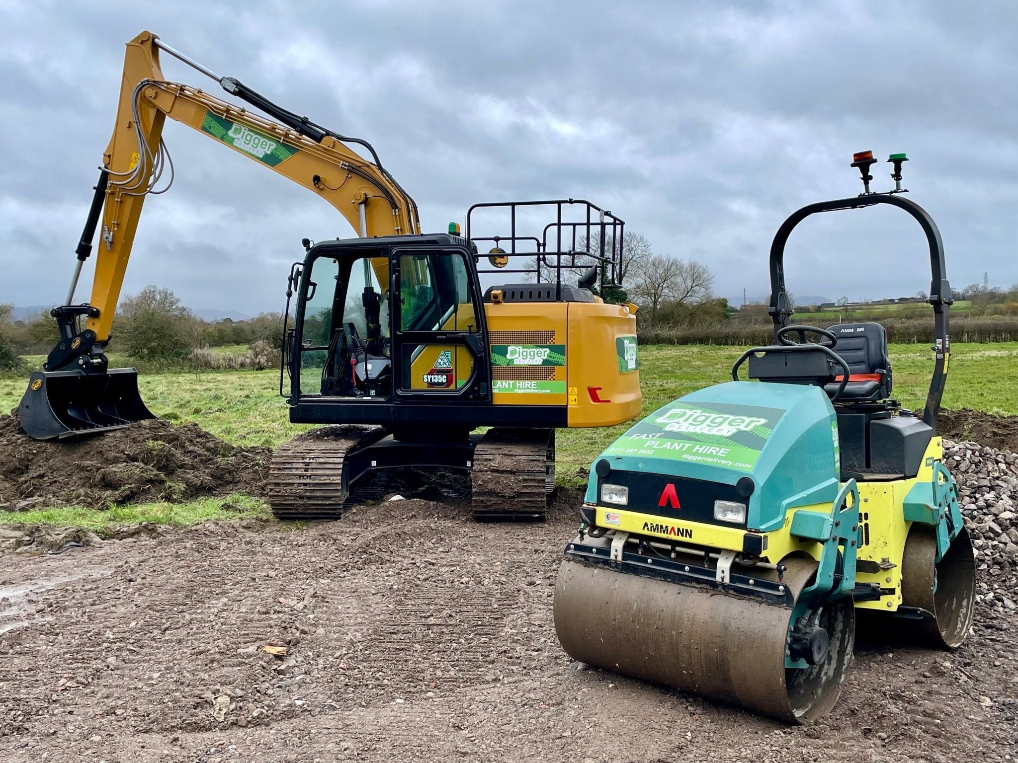 Sany SY135C (13T) - Digger DeliveryDigger Delivery