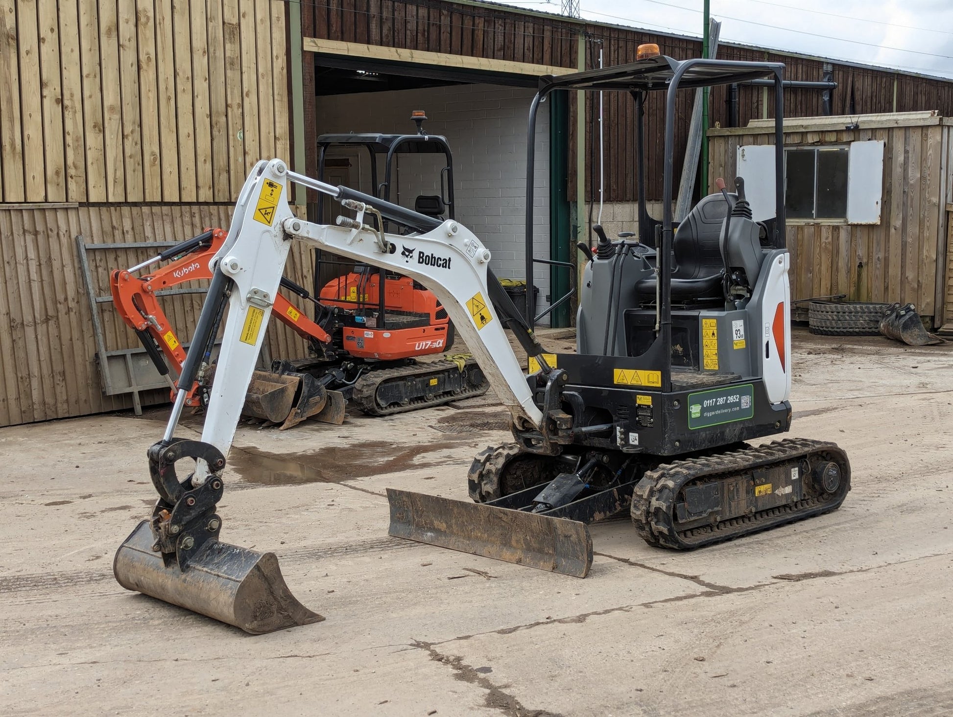 Bobcat Mini Digger (1.7T) - Digger DeliveryDigger Delivery